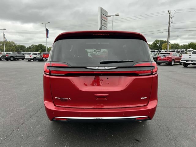 New 2025 Chrysler Pacifica Select AWD/4WD image 8
