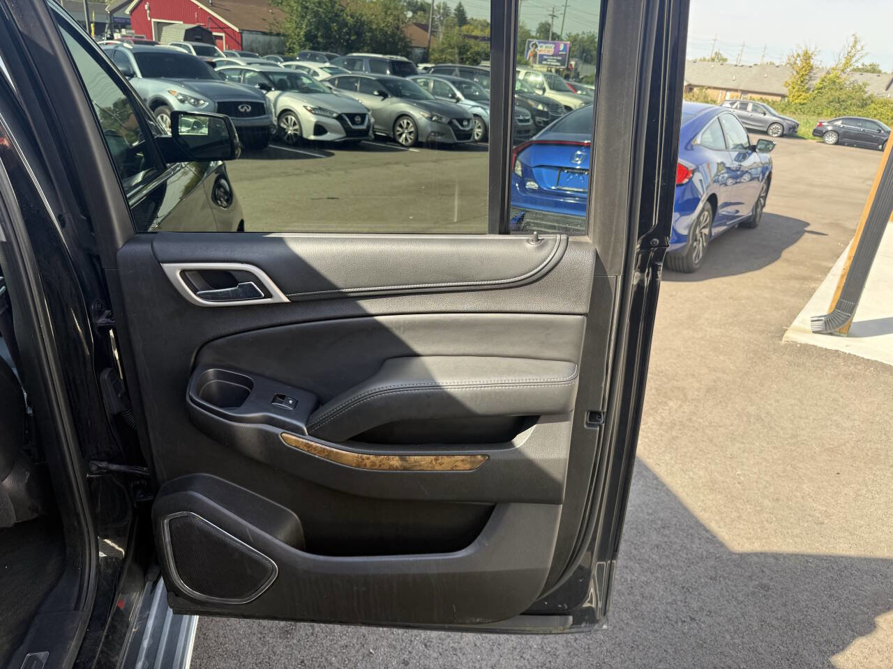 Used 2016 GMC Yukon XL Denali w/ Open Road Package image 18