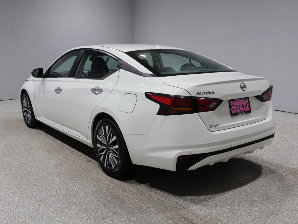 Used 2025 Nissan Altima 2.5 SV FWD image 5