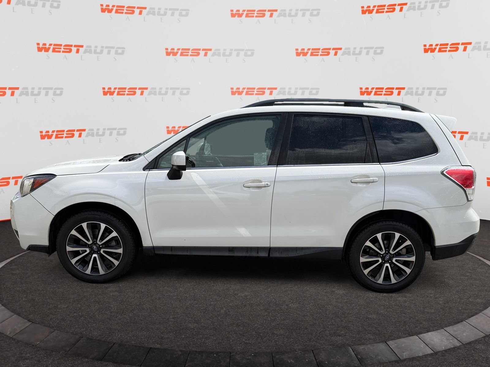 Used 2017 Subaru Forester 2.0XT Premium AWD/4WD image 2