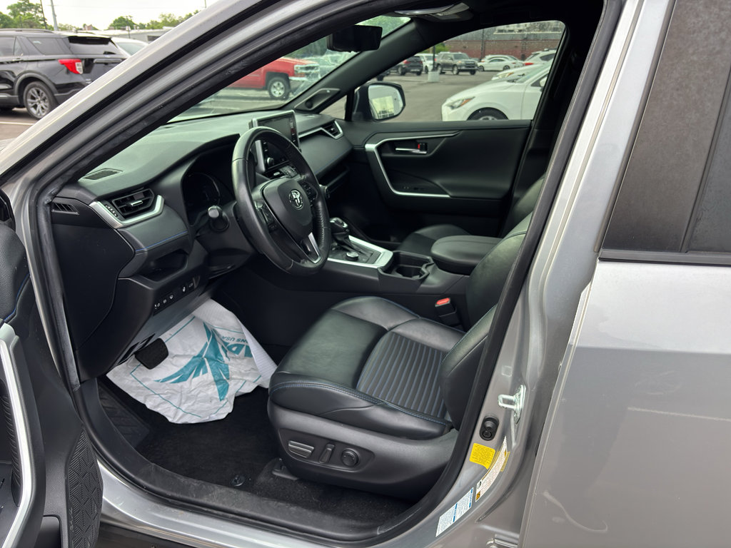 Used 2020 Toyota RAV4 XSE AWD/4WD image 6