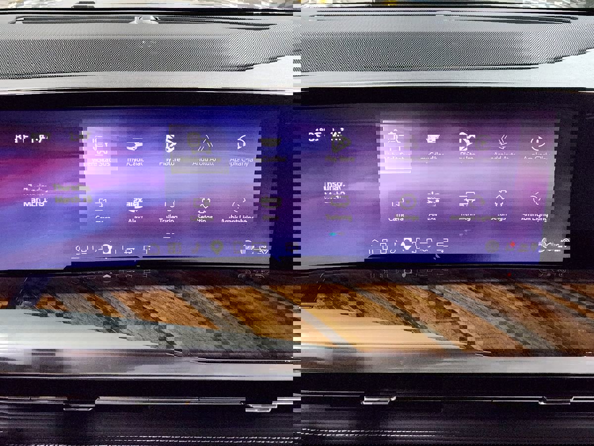 Used 2025 Cadillac Escalade ESV Sport Platinum image 37