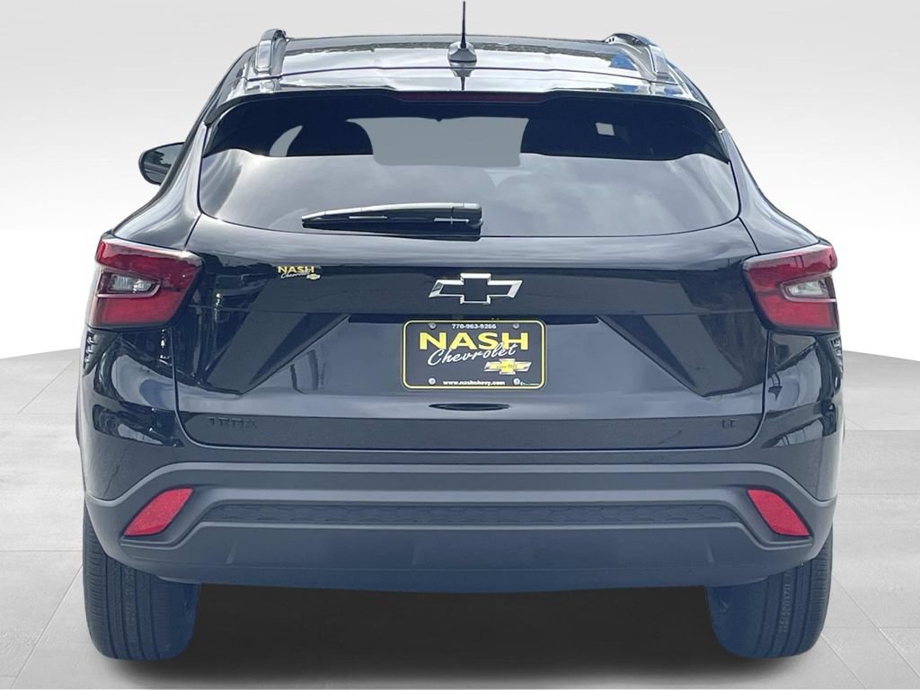New 2026 Chevrolet Trax LT w/ Sunroof Package FWD image 4