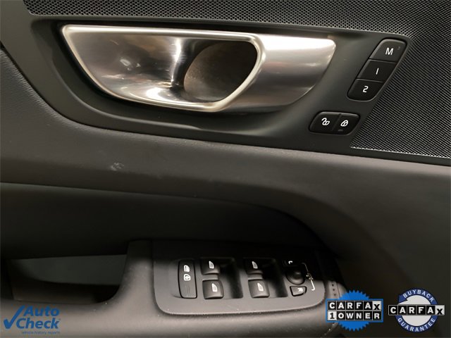 Used 2025 Volvo XC60 B5 Plus image 27