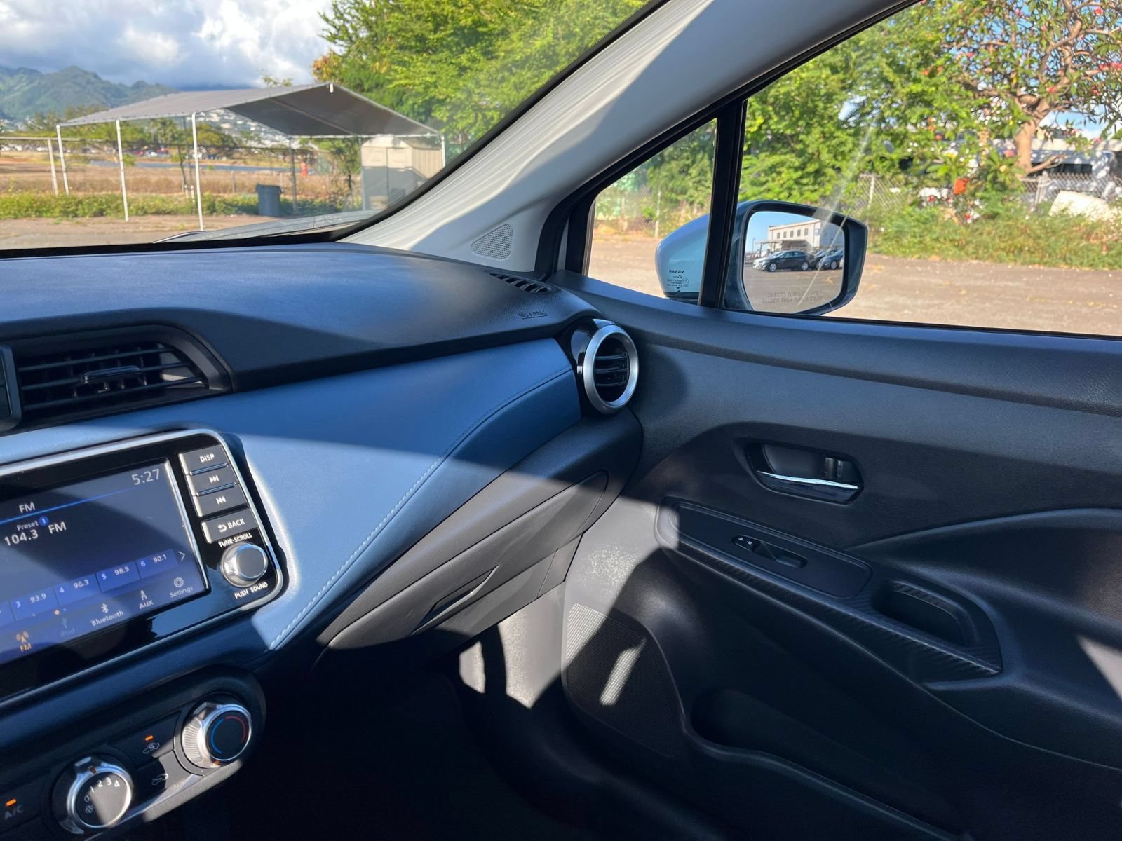 Used 2025 Nissan Versa SV FWD image 30