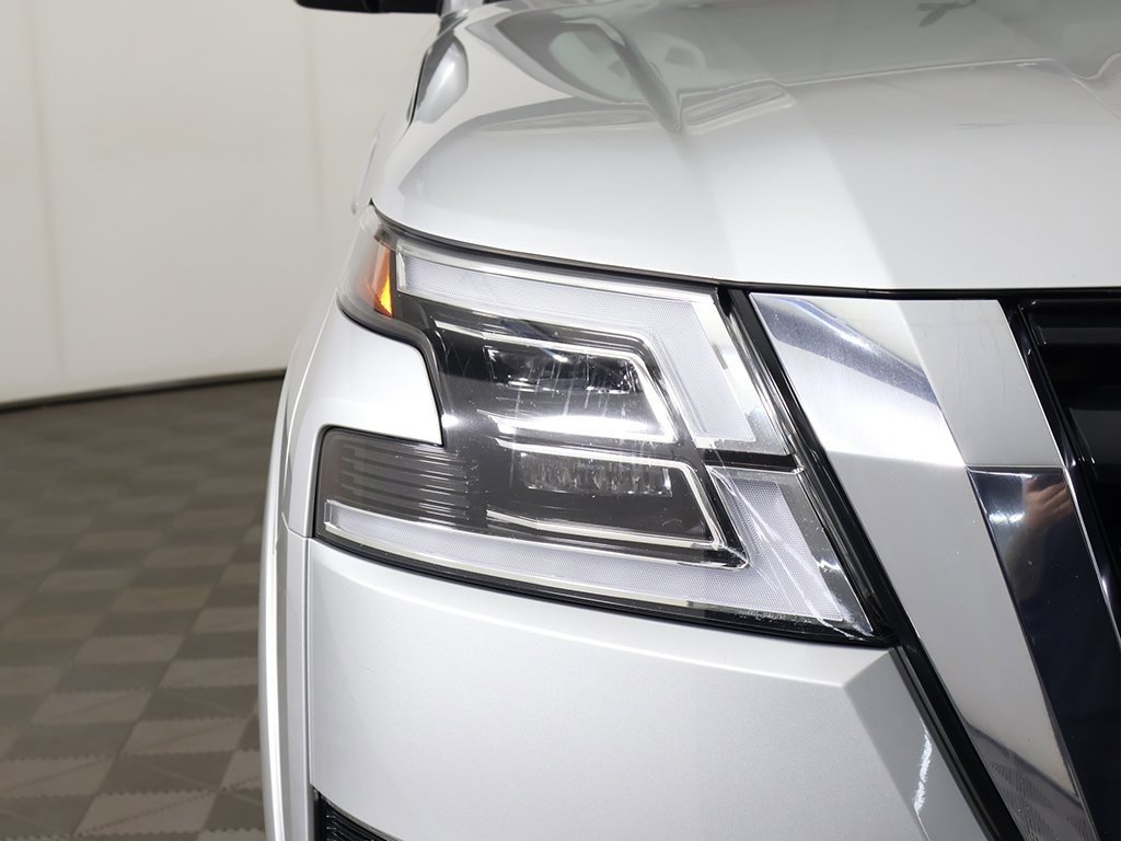 Used 2021 Nissan Armada SV w/ SV Appearance Package image 14