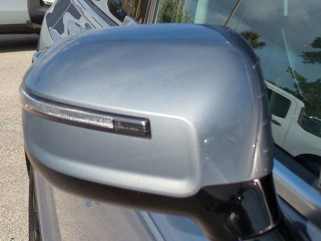 Used 2025 Kia Telluride SX w/ SX Captain's Chair Package image 12