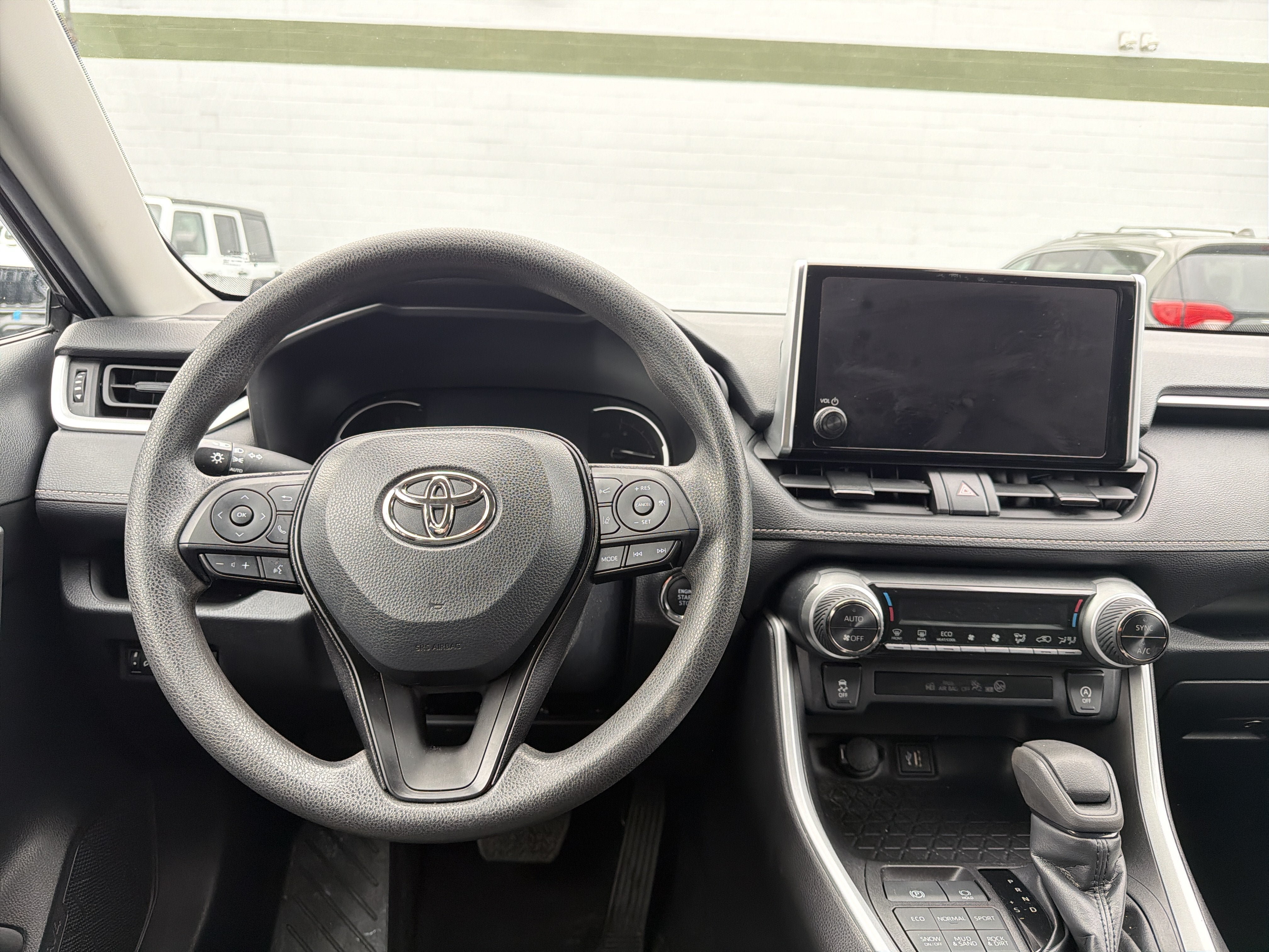 Used 2023 Toyota RAV4 XLE AWD/4WD image 12