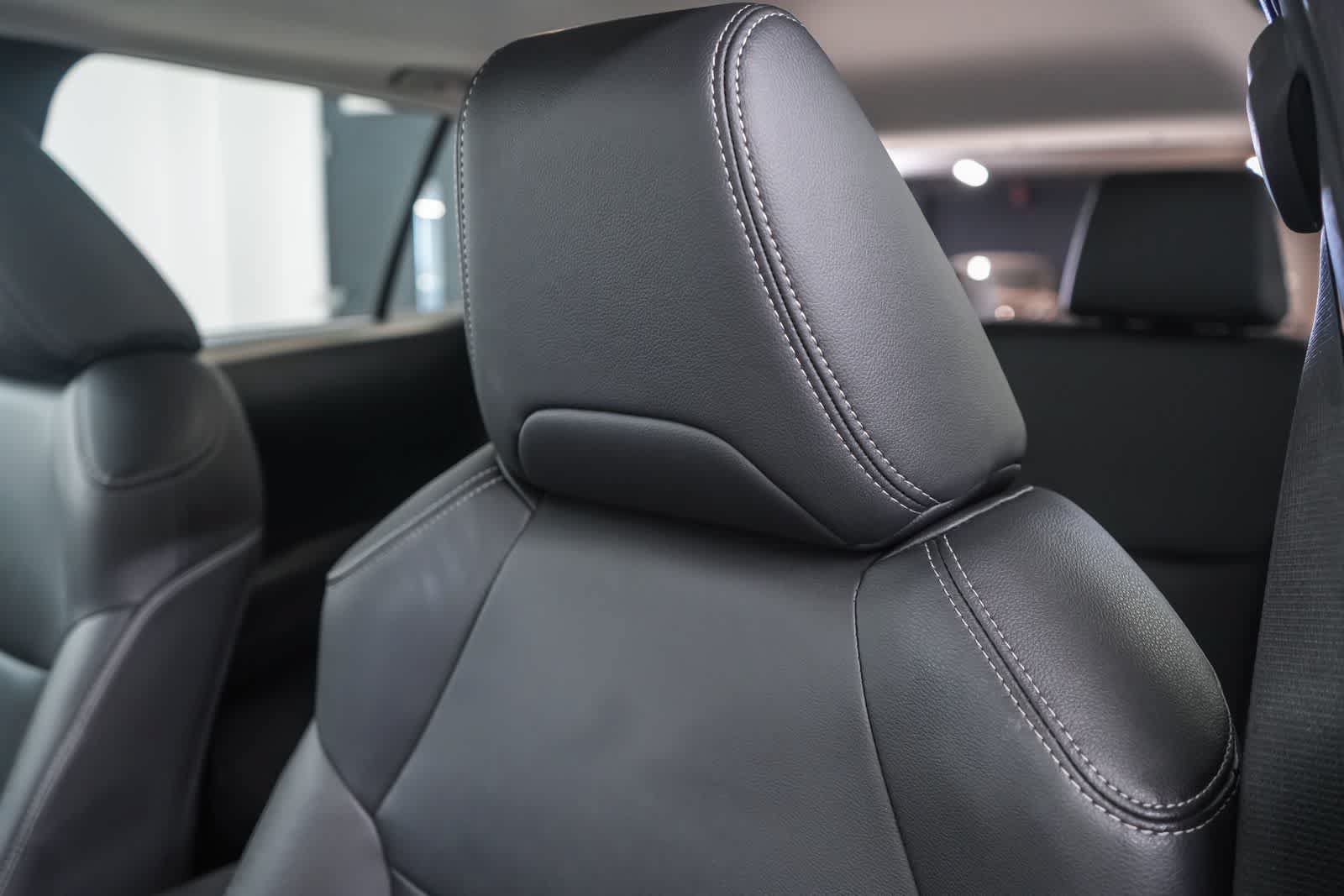 Used 2023 Toyota Corolla Cross XLE w/ Convenience Package FWD image 27