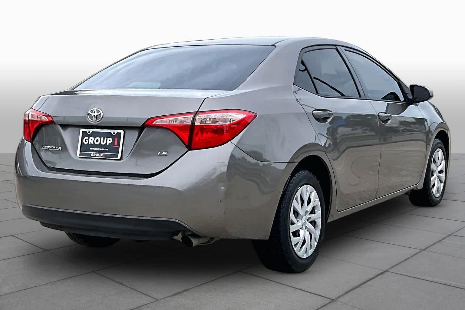 Used 2017 Toyota Corolla LE FWD image 13