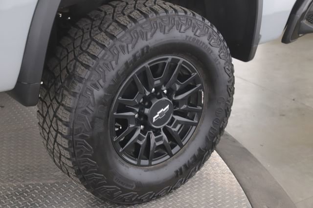 Used 2025 Chevrolet Silverado 2500 ZR2 AWD/4WD image 14