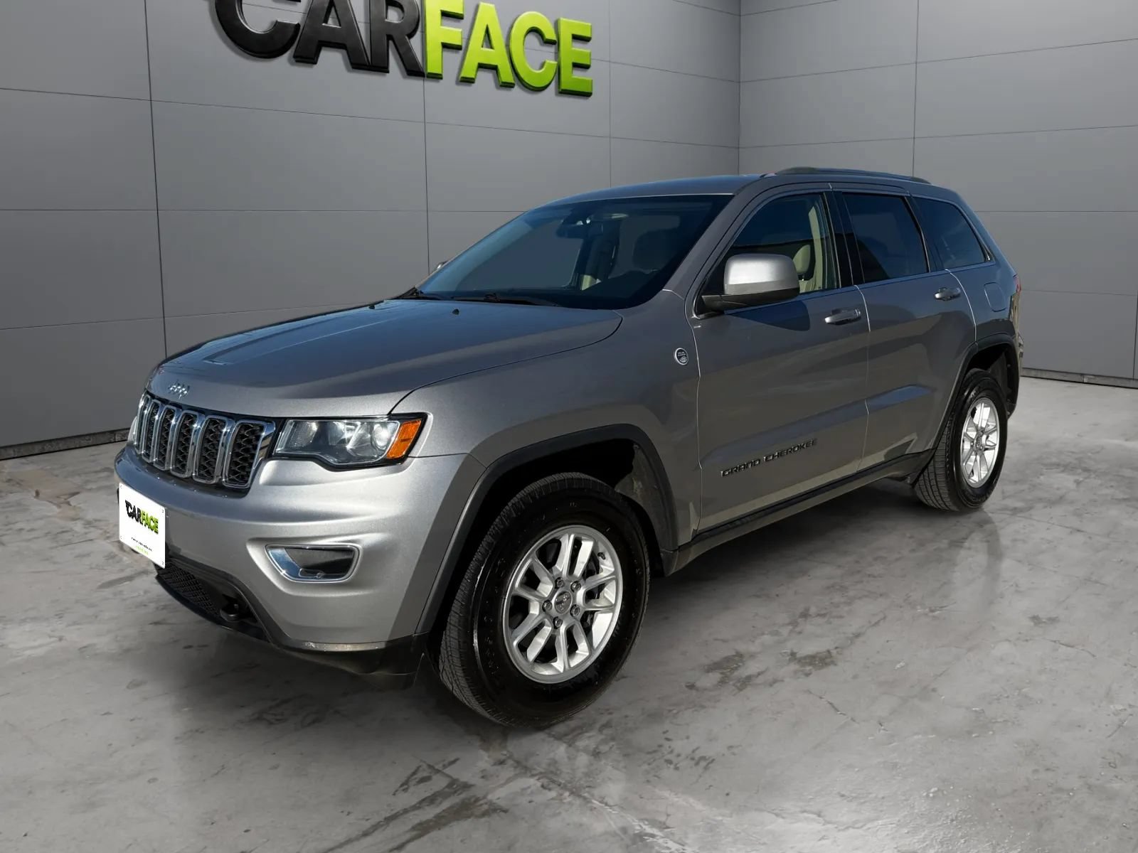 Used 2019 Jeep Grand Cherokee Laredo AWD/4WD image 6