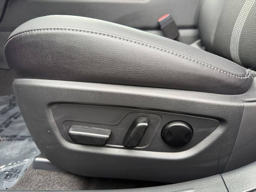 Used 2025 MAZDA CX-50 AWD 2.5 S w/ Weather Package image 10