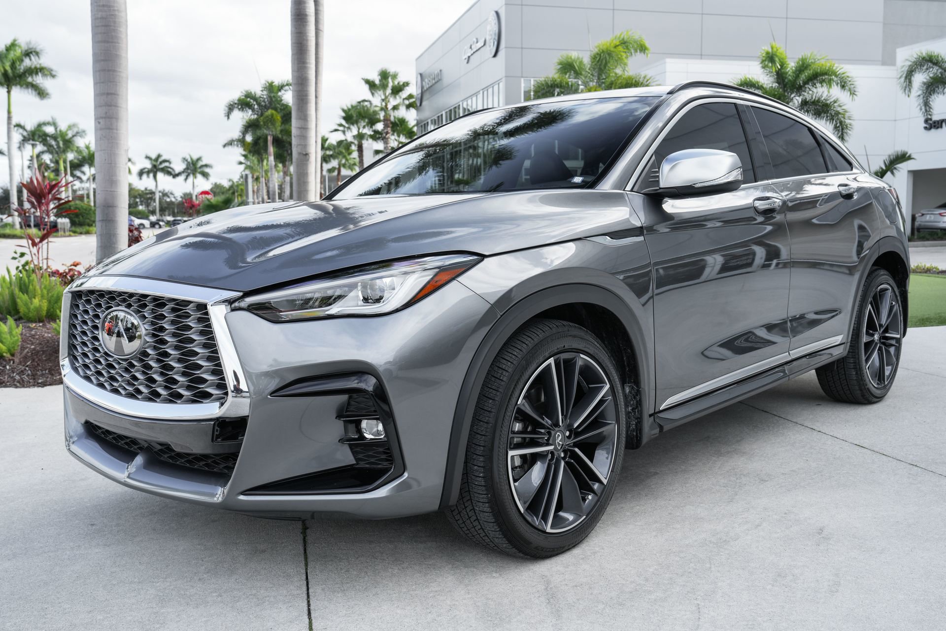 Used 2025 INFINITI QX55 Luxe w/ Accent Package image 4