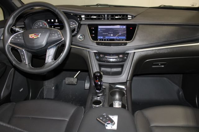 Certified 2026 Cadillac XT5 Premium Luxury w/ Driver Assist Package AWD/4WD image 11