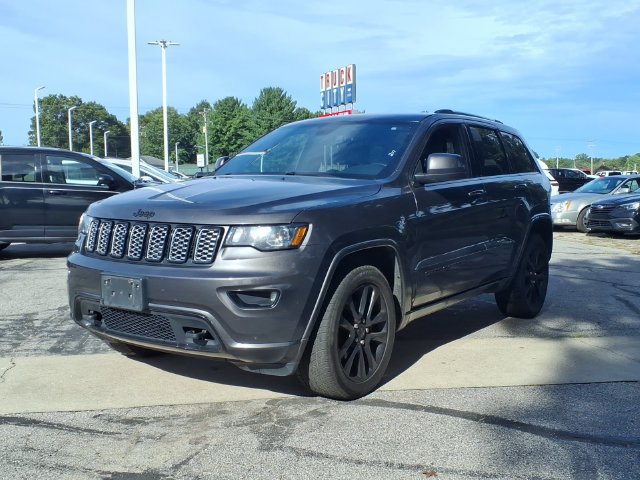 Used 2019 Jeep Grand Cherokee Altitude AWD/4WD image 2