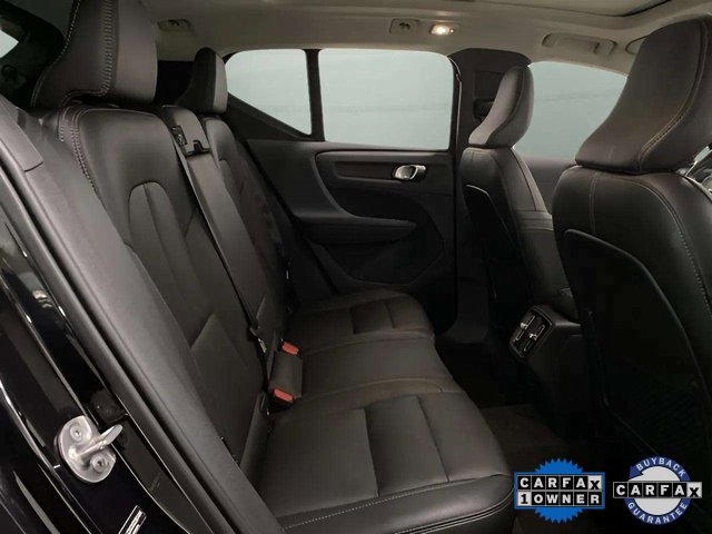 Used 2025 Volvo XC40 B5 Plus image 21