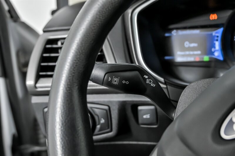 Used 2019 Ford Fusion SE FWD image 22