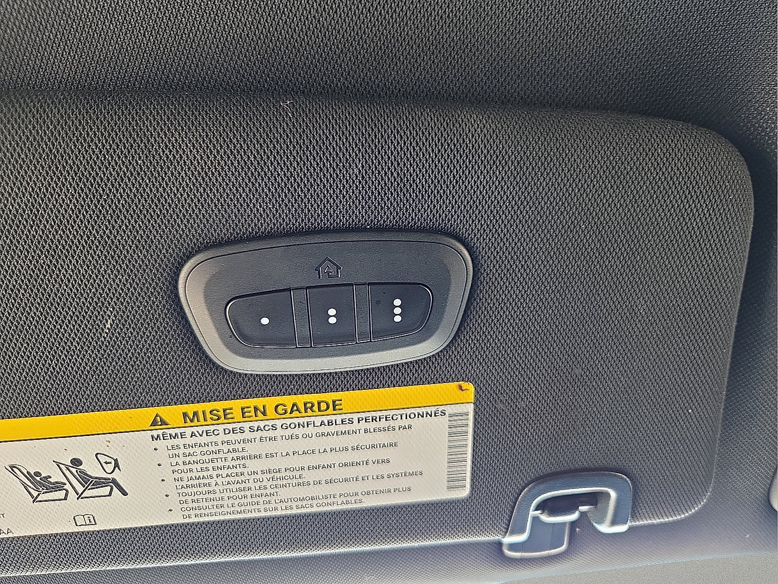 Used 2025 Chrysler Pacifica Limited FWD image 20