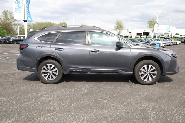 Used 2025 Subaru Outback Premium AWD/4WD image 4