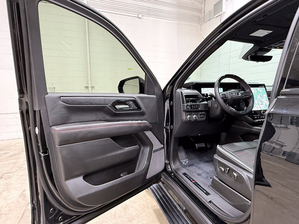 Used 2025 GMC Yukon AT4 Ultimate AWD/4WD image 38