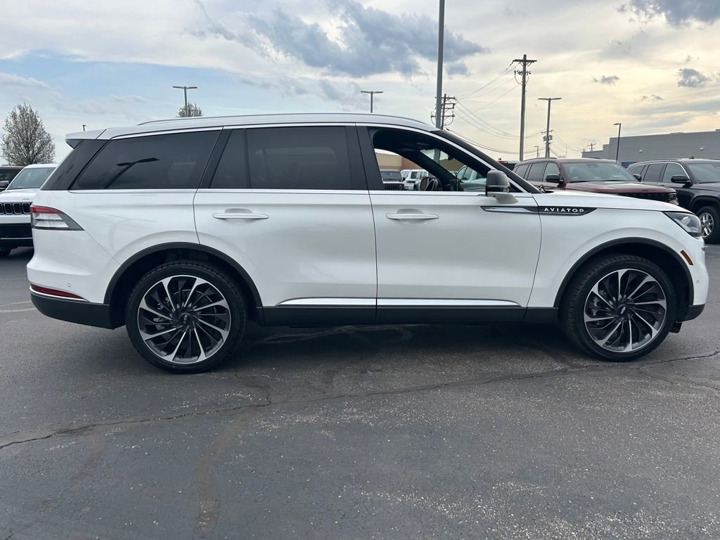 Used 2023 Lincoln Aviator Reserve w/ Equipment Group 201A image 8