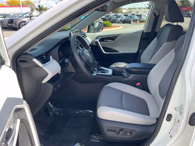 Used 2025 Toyota RAV4 XLE AWD/4WD image 12