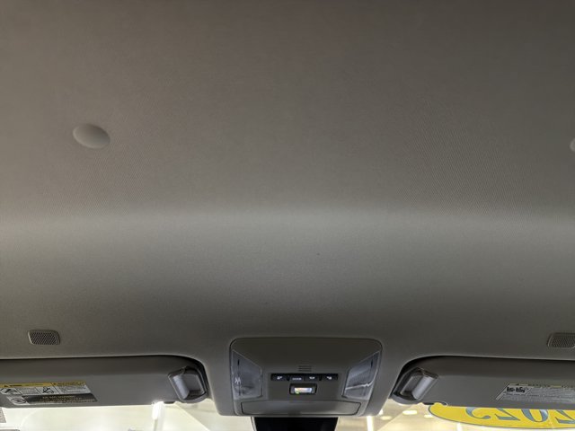 Used 2025 Toyota RAV4 XLE FWD image 26