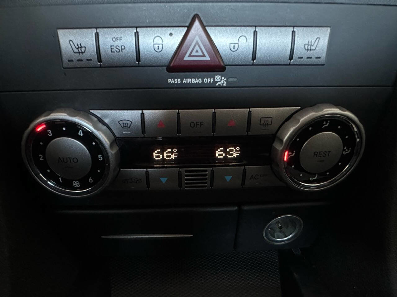 Used 2005 Mercedes-Benz SLK 350 image 21