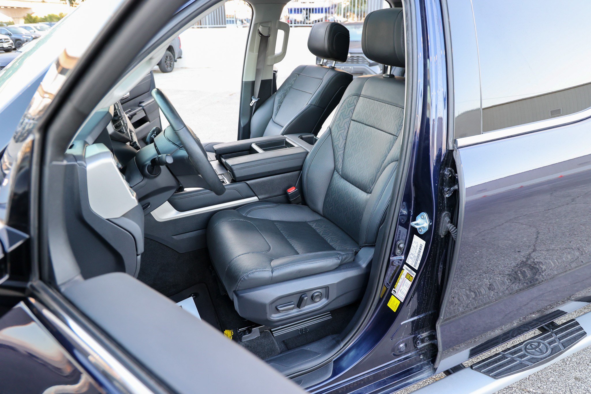 Used 2023 Toyota Tundra Limited AWD/4WD image 38