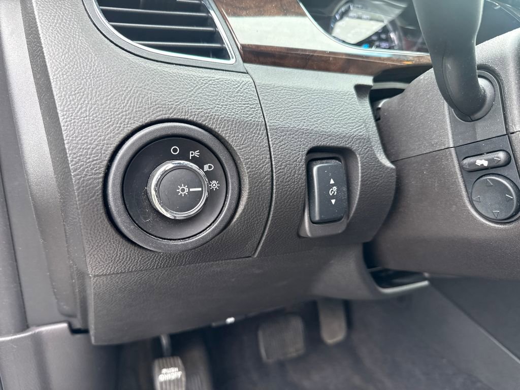 Used 2017 Ford Taurus Limited w/ Driver Assist Package AWD/4WD image 13