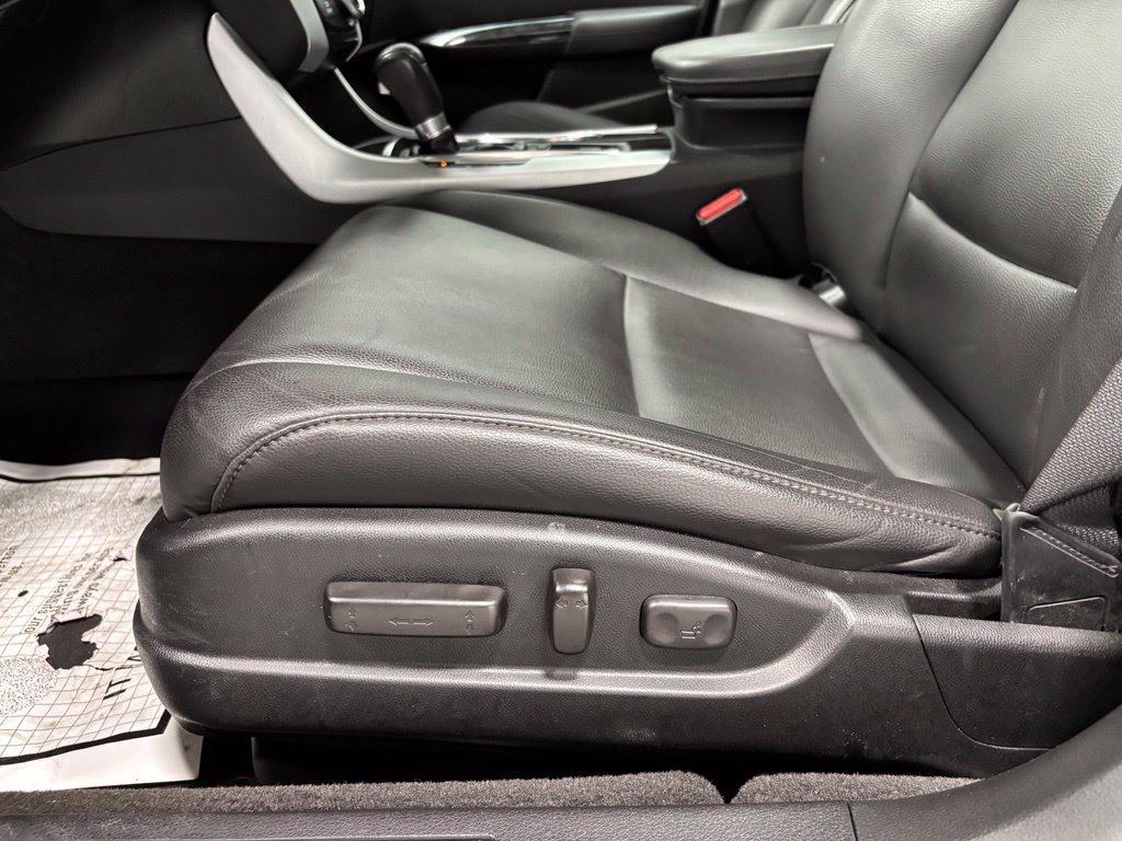 Used 2020 Acura TLX FWD image 12