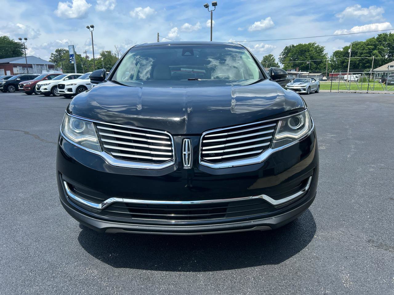 Used 2016 Lincoln MKX Select w/ Select Plus Package FWD image 2