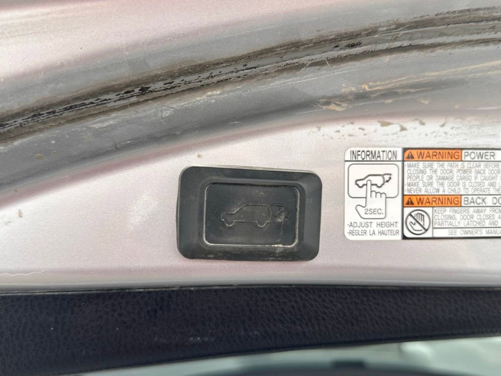 Used 2018 Toyota RAV4 SE w/ Power Extra Value Package AWD/4WD image 17