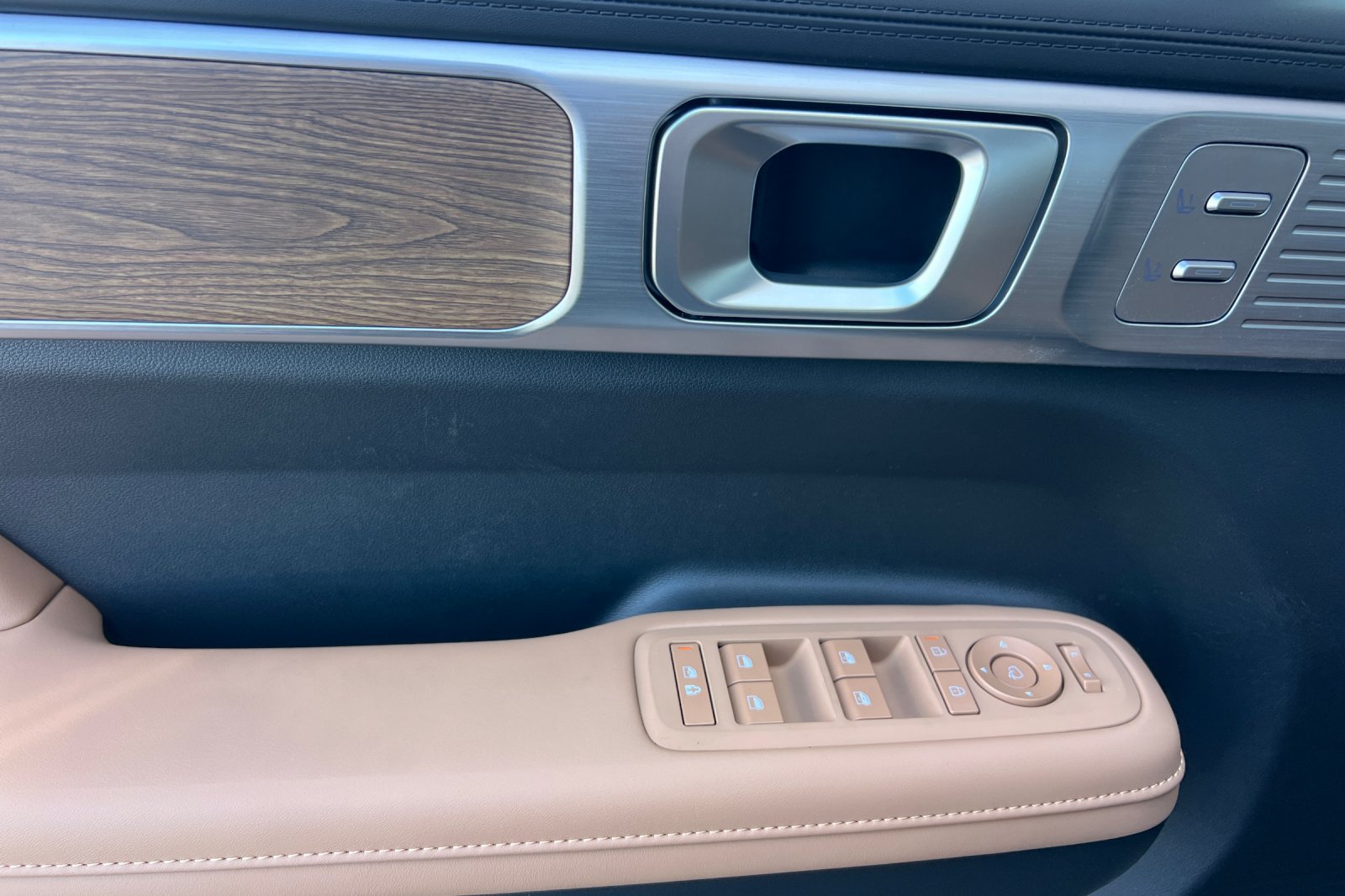 New 2027 Hyundai Santa Fe Limited AWD/4WD image 12