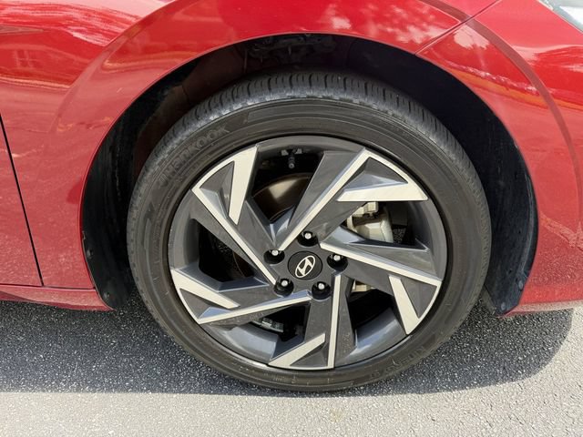 Used 2025 Hyundai Elantra Sport FWD image 39