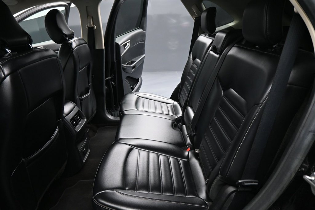 Used 2019 Ford Edge SEL w/ Equipment Group 201A AWD/4WD image 18