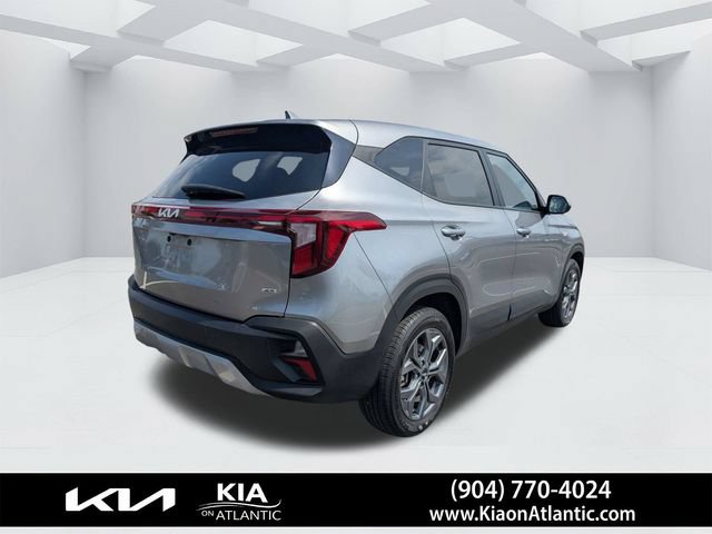 Used 2026 Kia Seltos LX AWD/4WD image 3
