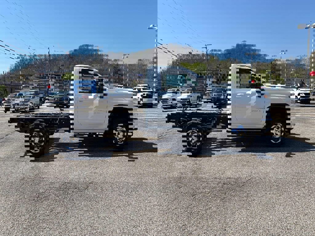 New 2026 Chevrolet Silverado 3500 LT image 6