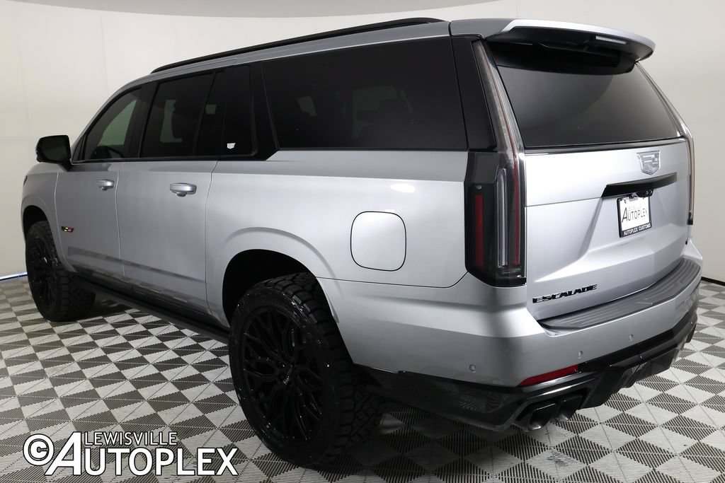 Used 2026 Cadillac Escalade ESV V w/ LPO, ONYX Package AWD/4WD image 7