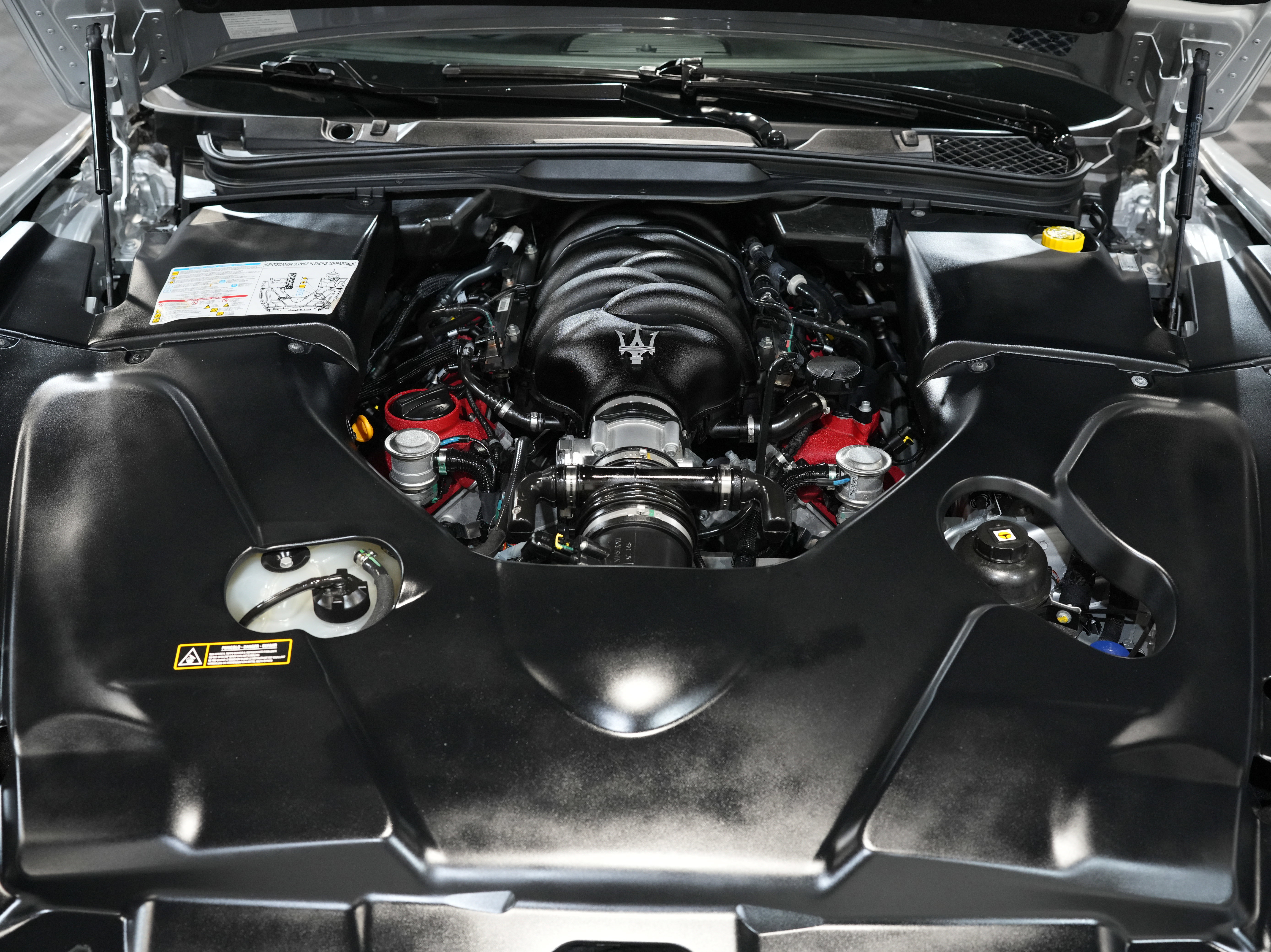 Used 2015 Maserati GranTurismo Sport image 48