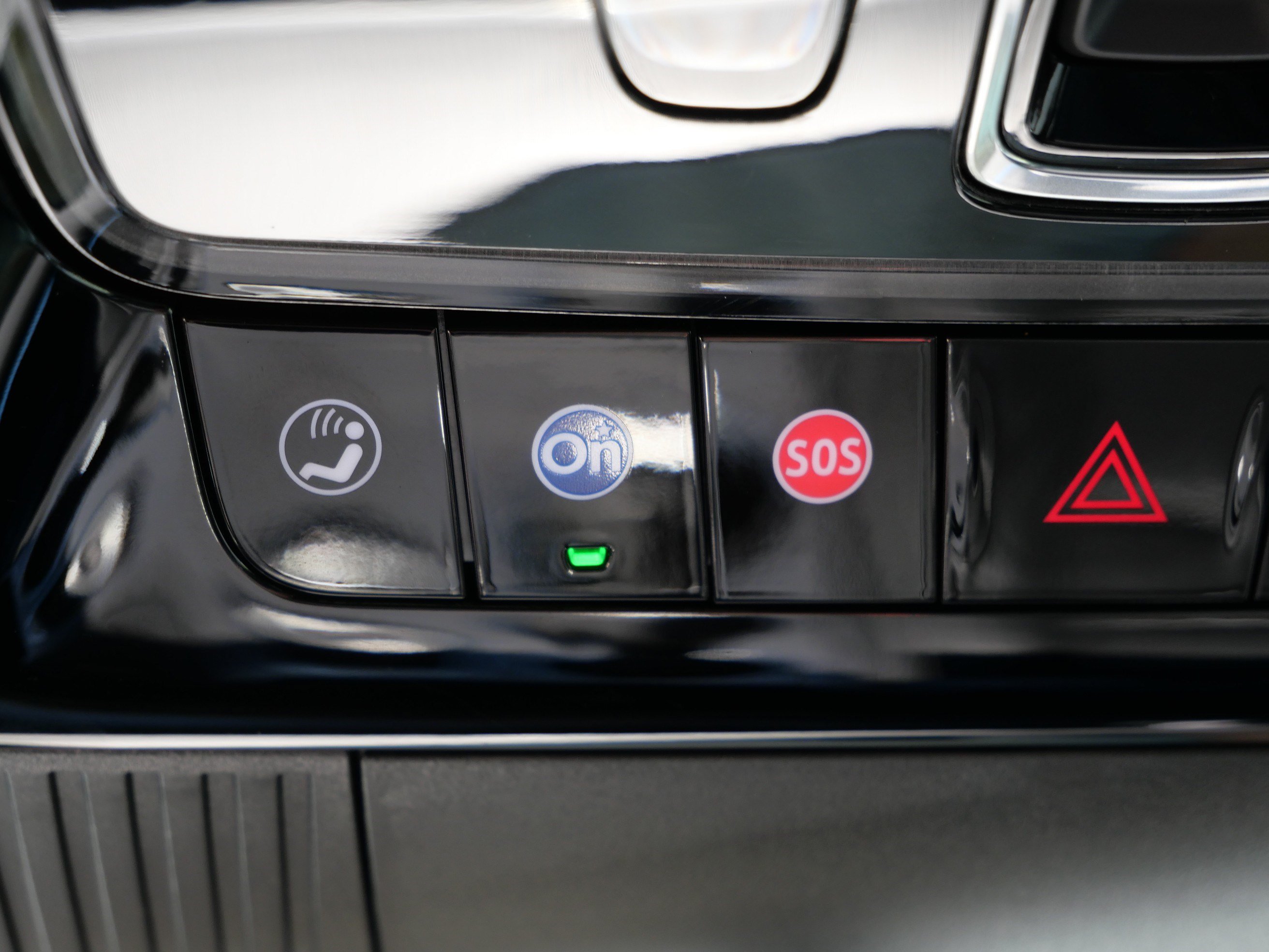 Certified 2026 Cadillac Vistiq Sport w/ LPO, Floor Liner Package AWD/4WD image 30