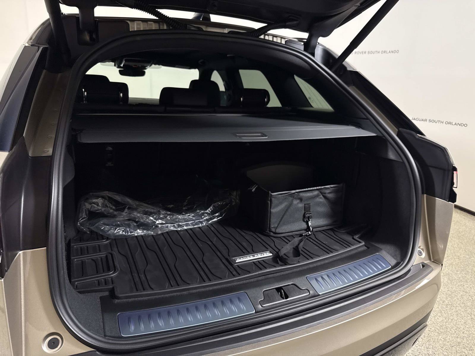 New 2026 Land Rover Range Rover Velar S AWD/4WD image 11