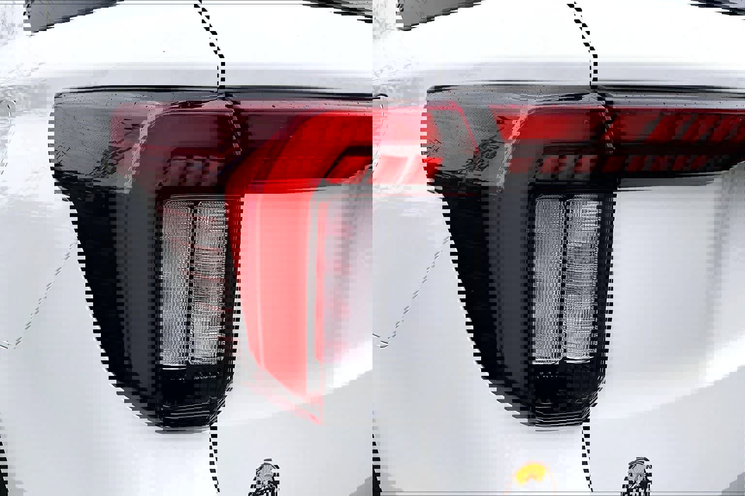 Used 2025 Ford Explorer ST-Line image 32