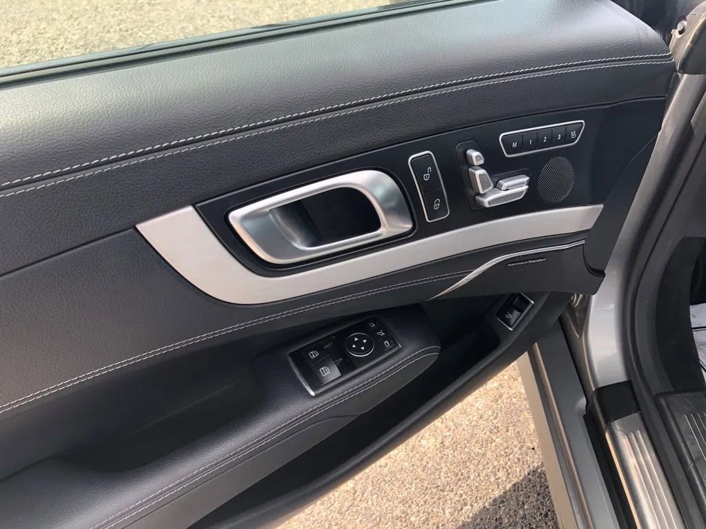 Used 2015 Mercedes-Benz SL 400 image 40