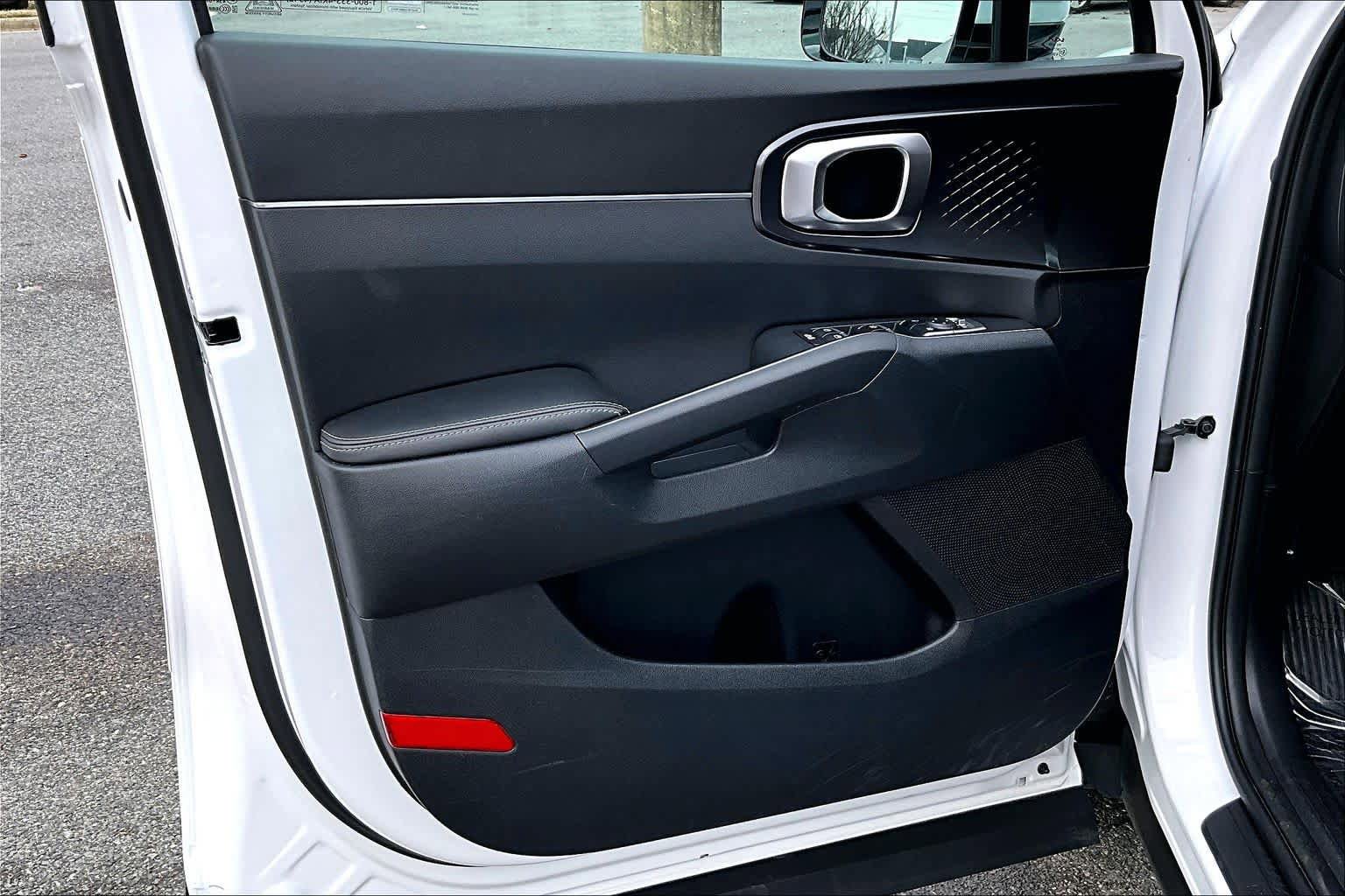 Used 2024 Kia Sorento EX w/ Panoramic Sunroof Package image 20