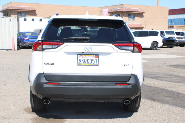 Used 2022 Toyota RAV4 XLE FWD image 4