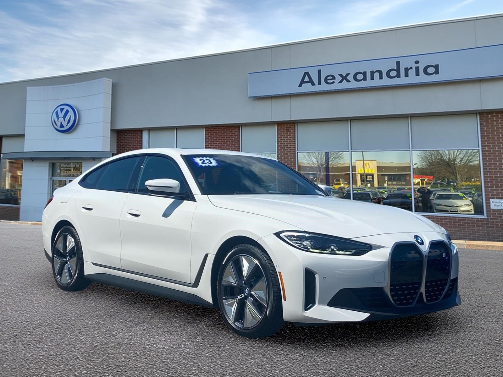 Used 2023 BMW i4 eDrive40 w/ Premium Package RWD image 1