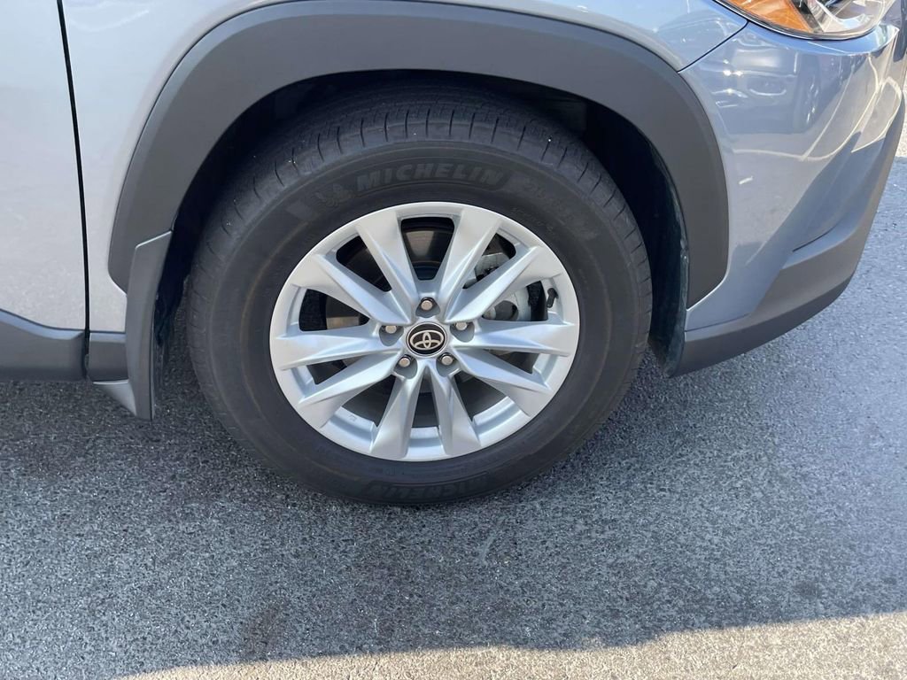 Used 2024 Toyota Corolla Cross LE FWD image 26