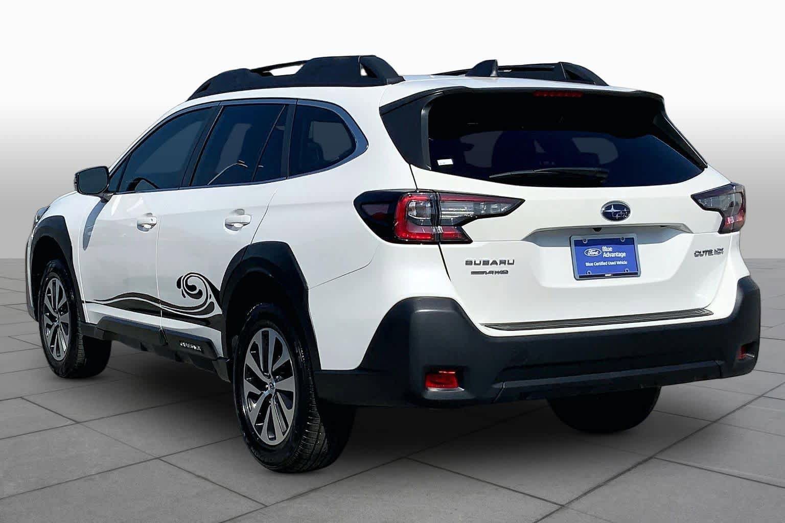 Used 2024 Subaru Outback Premium AWD/4WD image 12
